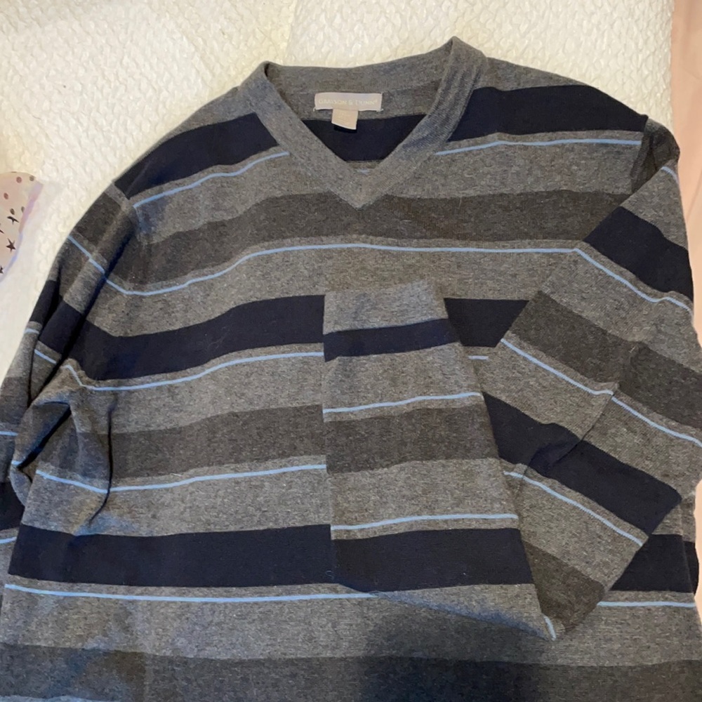 V neck sweater